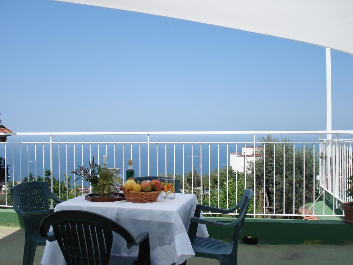 Olindo Apartment E Cristina Apartments Vico Equense Bagian luar foto